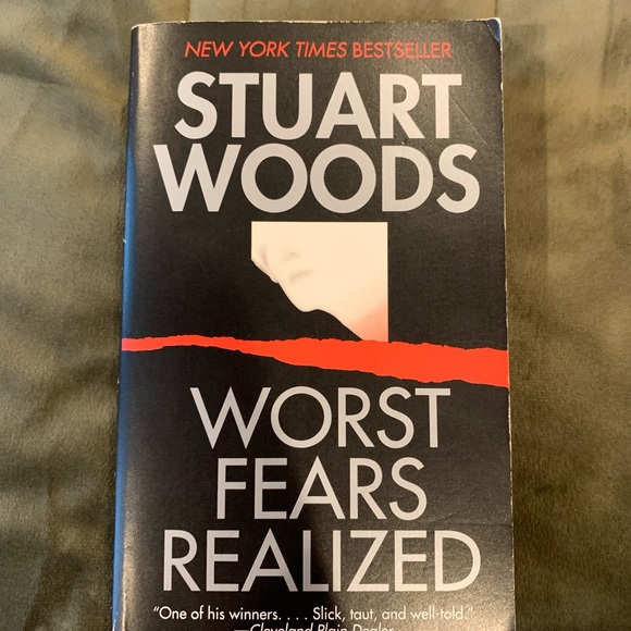 3 Stuart Woods Paperback Books - Picture 2 of 9